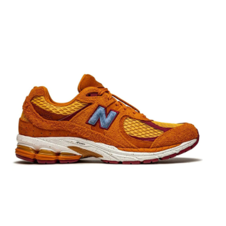 New Balance 2002R Low-Top Sneakers